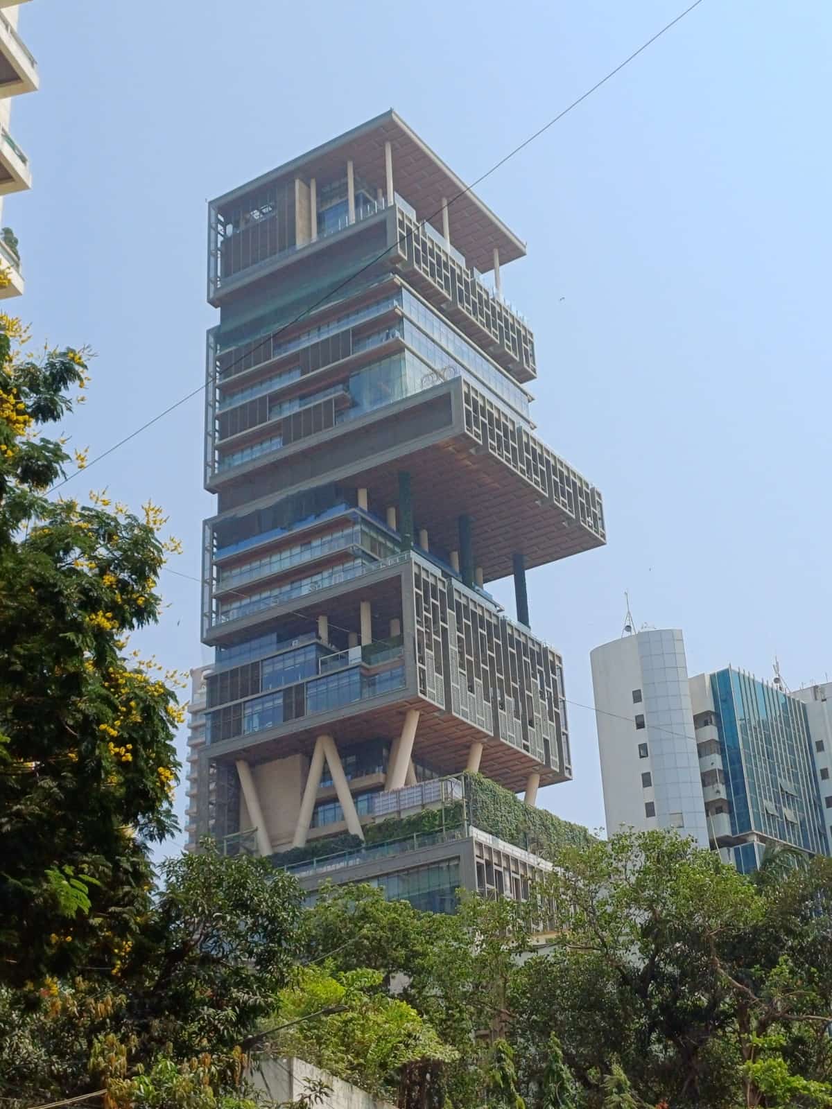Небоскрёб-резиденция Antilia в Мумбаи, Индия